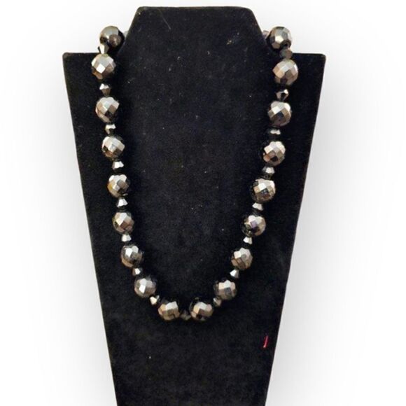 Single Strand Elegant Beaded Stretch Choker Necklace - Picture 1 of 5